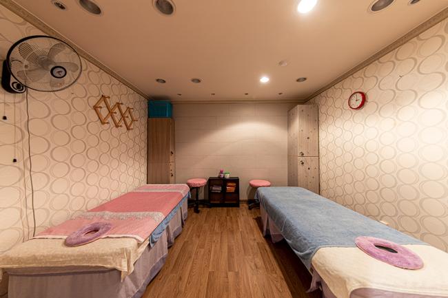 중국마사지 관리 전문 마사지 매장 베테랑약손중국전통 내부 공간