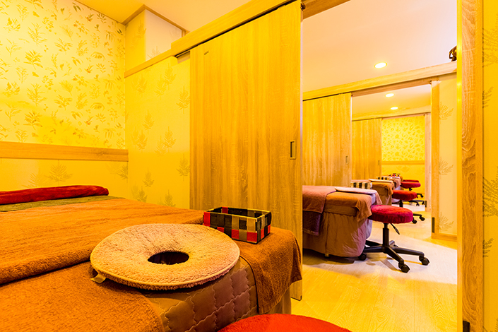 명륜4가 태국관리사 마사지샵 연우케어의 쾌적한 관리실 내부 모습