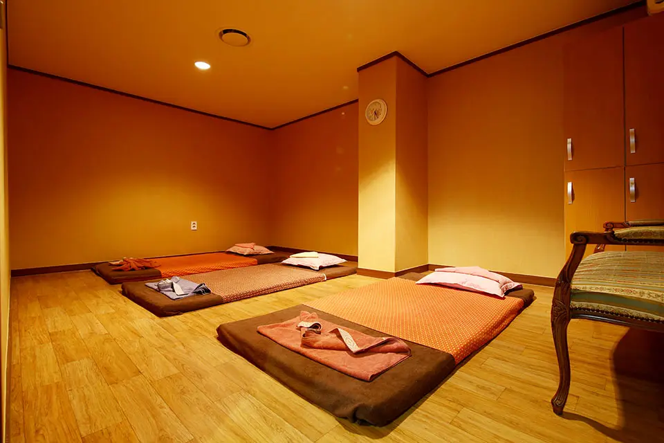 K테라피 - 신내동 망우역,봉화산역,신내역,양원역 인근 주차가능, 24시간, 샤워가능, 커플실, 단체예약 완비된 마사지 시설