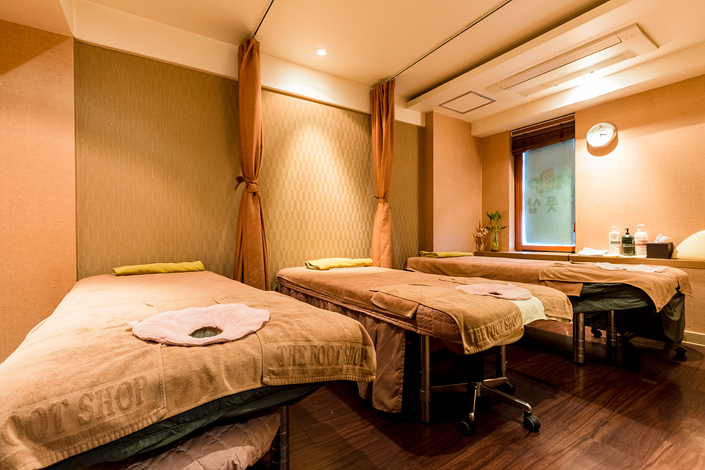 충정로2가 한국관리사, 중국관리사 마사지샵 더풋샵의 쾌적한 관리실 내부 모습