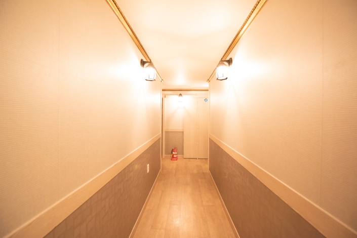 신서동 태국마사지 전문 뿜뿜바디아로마의 깔끔하고 정돈된 내부 전경