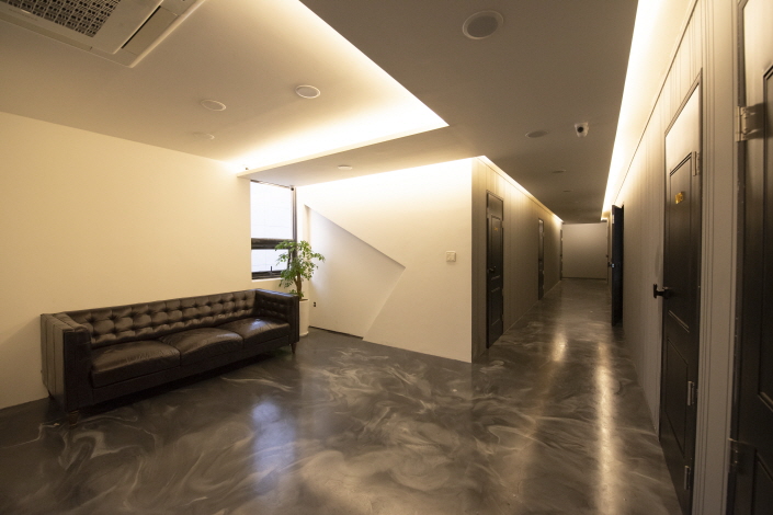 창전동 주변 로제스웨디시 매장 주요 시설 및 인테리어 사진