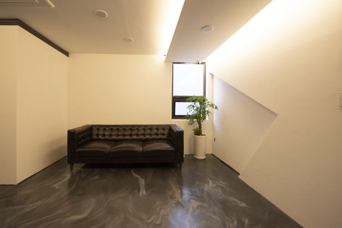 스웨디시 서비스가 제공되는 창전동 로제스웨디시 매장 내부 사진