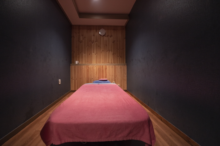 점봉동 태국마사지 전문 힐링손맛타이의 깔끔하고 정돈된 내부 전경