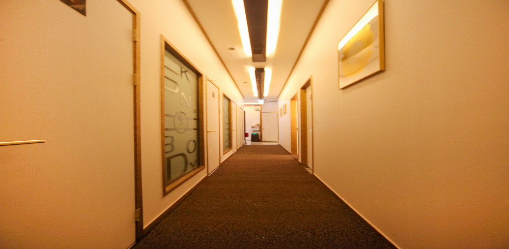 정자동 스웨디시 전문 한숍스웨디시의 깔끔하고 정돈된 내부 전경