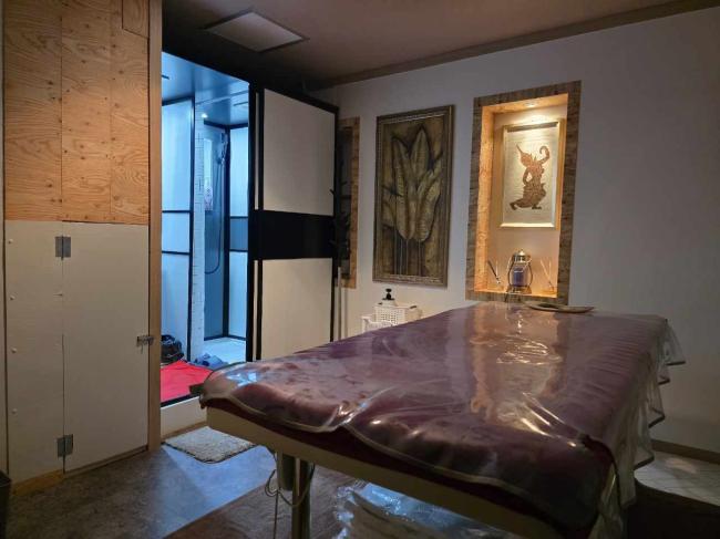 영화동 태국마사지 전문 왓포태국마사지의 깔끔하고 정돈된 내부 전경