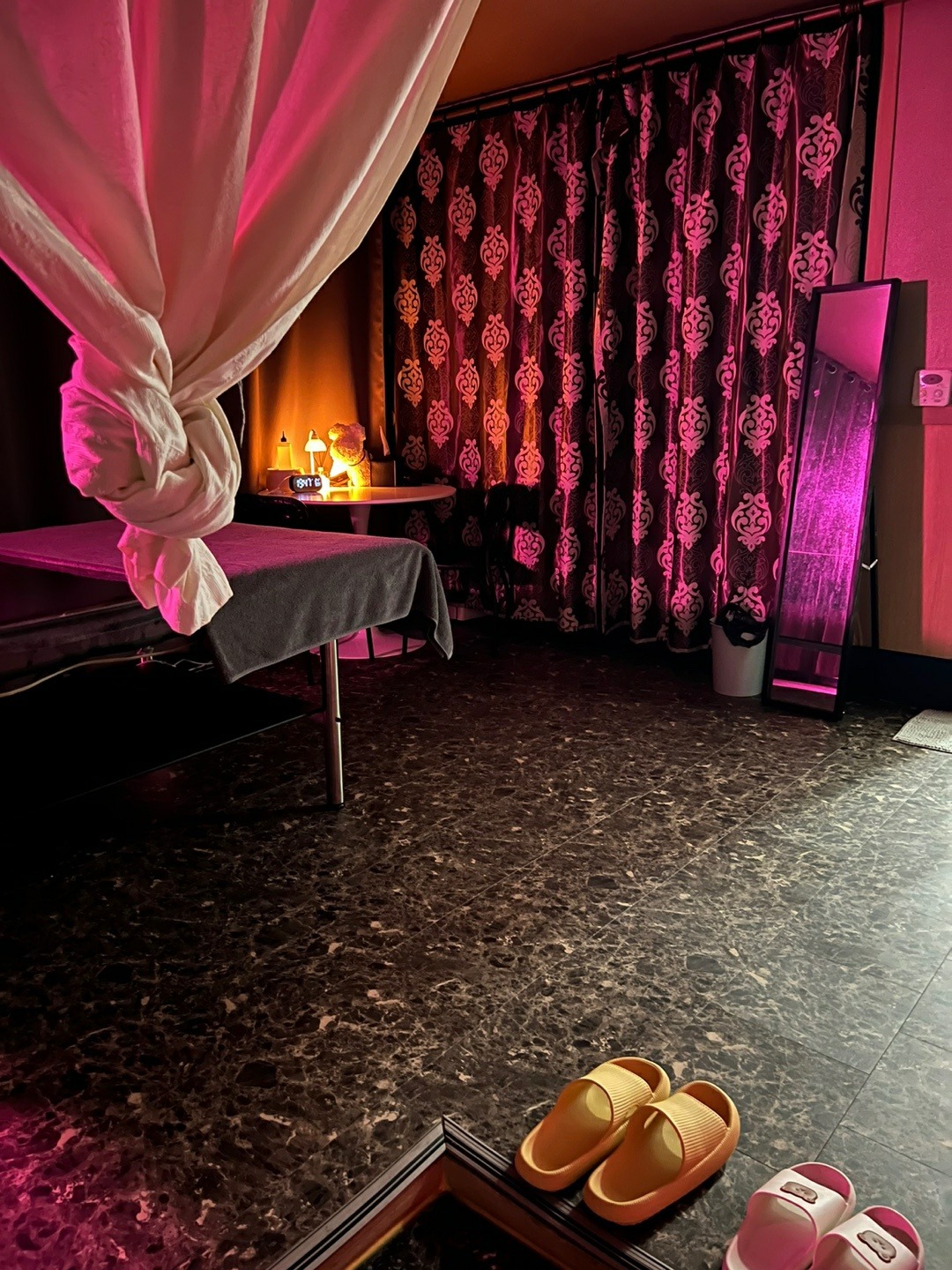 사북리 태국마사지 전문 수애마사지의 깔끔하고 정돈된 내부 전경