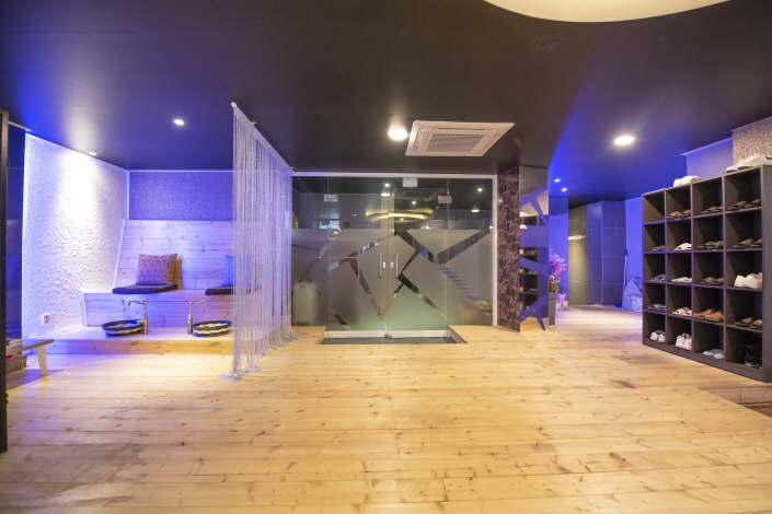 성내동 중국관리사 마사지샵 궁테라피의 쾌적한 관리실 내부 모습