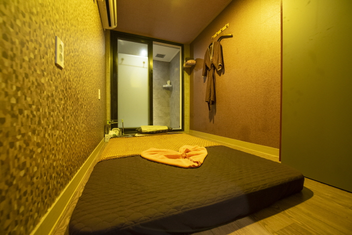 성내동 주변 궁테라피 매장 주요 시설 및 인테리어 사진