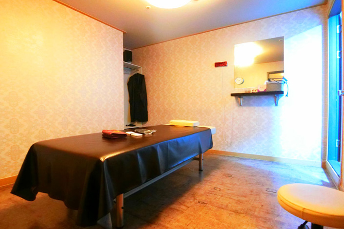 스웨디시 서비스가 제공되는 불당동 썸앤썸 매장 내부 사진