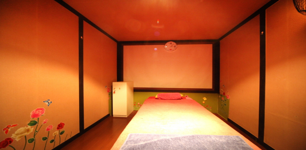 오동동 태국마사지 전문 코리아타이&아로마의 깔끔하고 정돈된 내부 전경