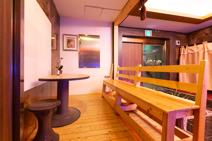 용원동 태국마사지 전문 헬로타이의 깔끔하고 정돈된 내부 전경