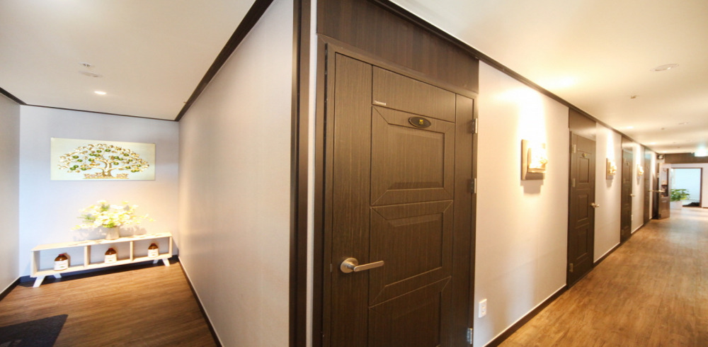 대청동 태국관리사 마사지샵 명가아로마의 쾌적한 관리실 내부 모습