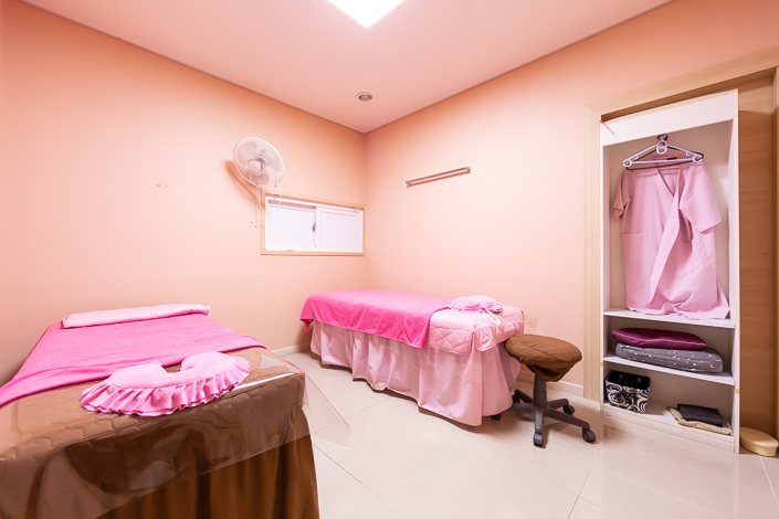 읍내리 태국마사지 전문 고창힐링센터의 깔끔하고 정돈된 내부 전경