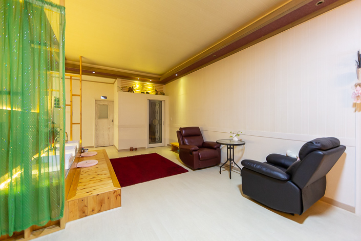 연향동 태국마사지 전문 황궁뷰티마사지의 깔끔하고 정돈된 내부 전경