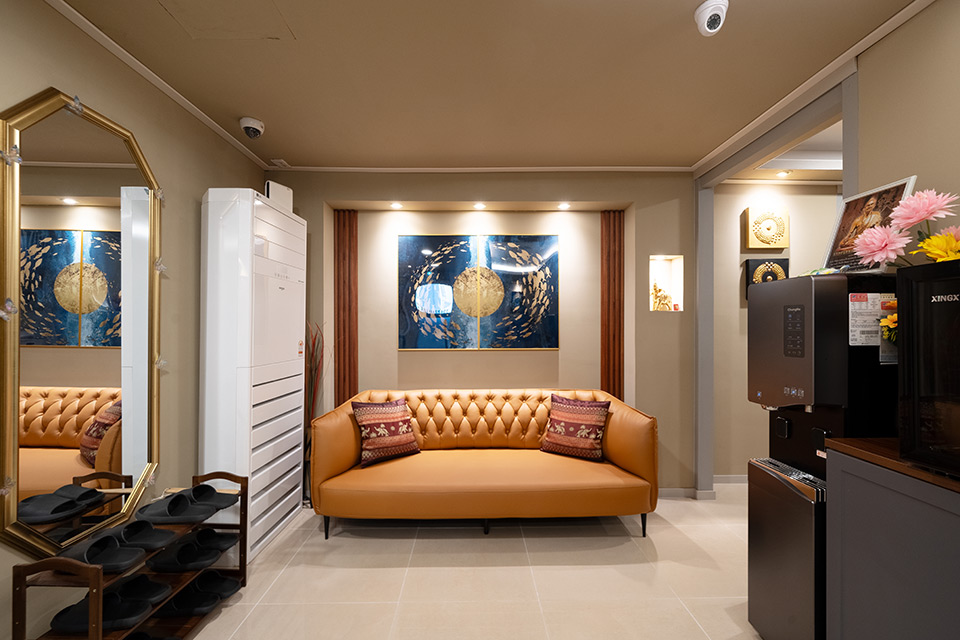 태국마사지 서비스가 제공되는 반포동 란나타이 매장 내부 사진