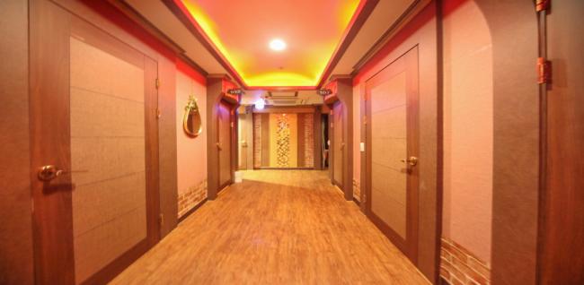 북경전통아로마 - 부평동 부평구청역,부평시장역,부평역,삼산체육관역,굴포천역,부개역 인근 주차가능, 24시간, 샤워가능, 커플실, 수면가능, 단체예약, 남/여공용샵 완비된 마사지 시설