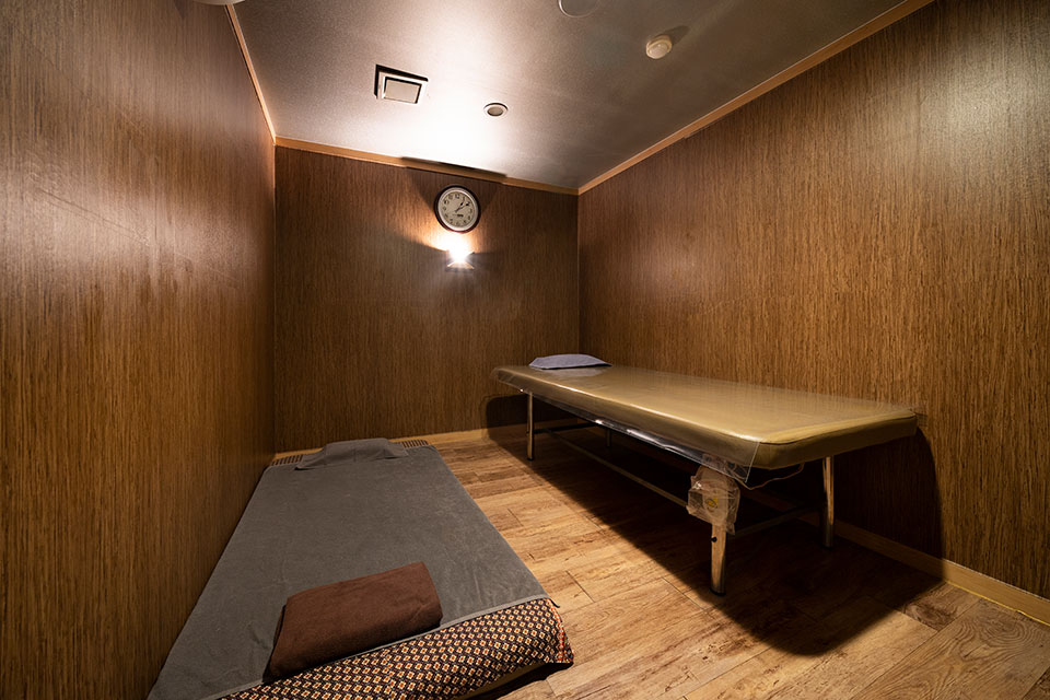 린테라피 - 성수동2가 서울숲역,뚝섬역,성수역 인근 주차가능, 샤워가능, 커플실, 단체예약 완비된 마사지 시설