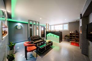 므앙타이 - 남산동 남산역,범어사역 인근 태국마사지 전문 마사지 매장 전경