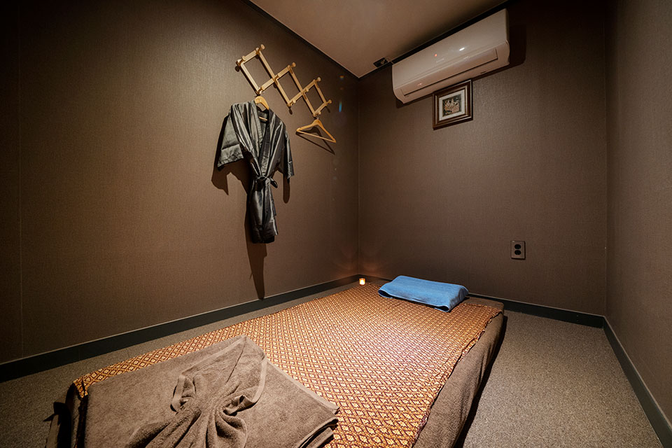 남산동 태국관리사 마사지샵 므앙타이의 쾌적한 관리실 내부 모습