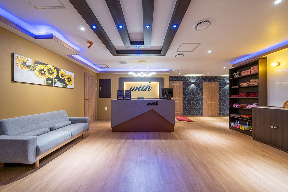 산격동 태국마사지 전문 위드타이의 깔끔하고 정돈된 내부 전경