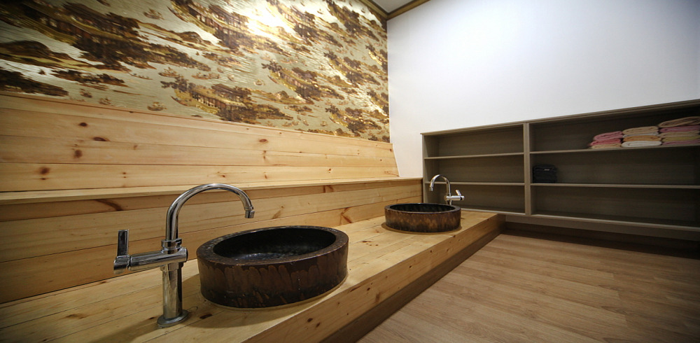 가산동 중국마사지 전문 힐링테라피의 깔끔하고 정돈된 내부 전경