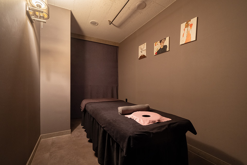답십리동 한국관리사, 태국관리사 마사지샵 골드문의 쾌적한 관리실 내부 모습