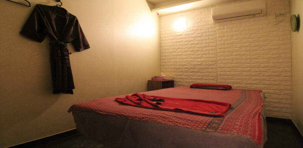 논현동 태국마사지 전문 블루타이의 깔끔하고 정돈된 내부 전경