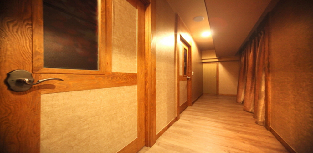 올림픽공원역,둔촌동역,둔촌오륜역 주변 태국마사지 추천 매장 왓포태국의 전체적인 인테리어 모습