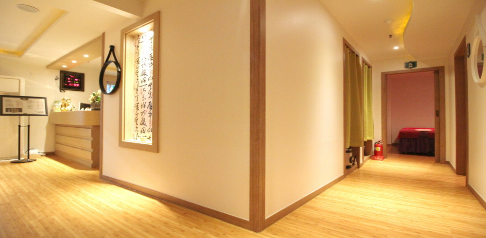 매산로2가 중국마사지 전문 수원역명손풋샵의 깔끔하고 정돈된 내부 전경