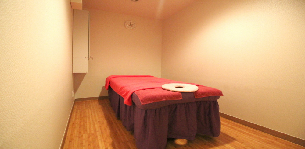 중국마사지 서비스가 제공되는 매산로2가 수원역명손풋샵 매장 내부 사진