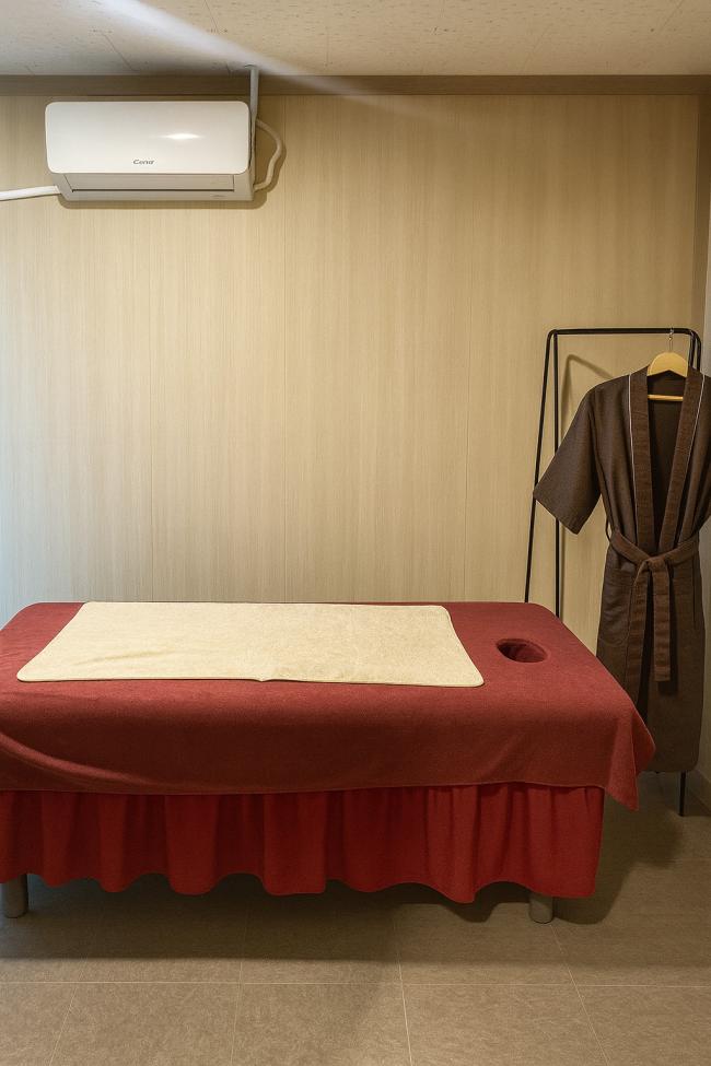 관설동 태국관리사 마사지샵 SUM테라피의 쾌적한 관리실 내부 모습