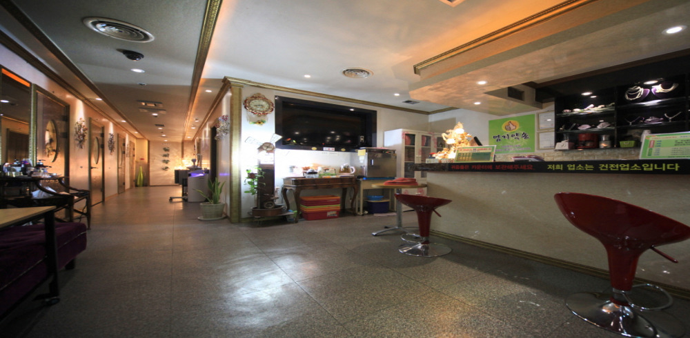 엄지약손 - 장항동 정발산역 인근 중국마사지 전문 마사지 매장 전경