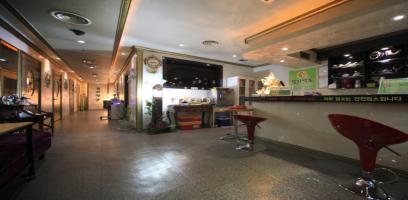 엄지약손 - 장항동 정발산역 인근 중국마사지 전문 마사지 매장 전경