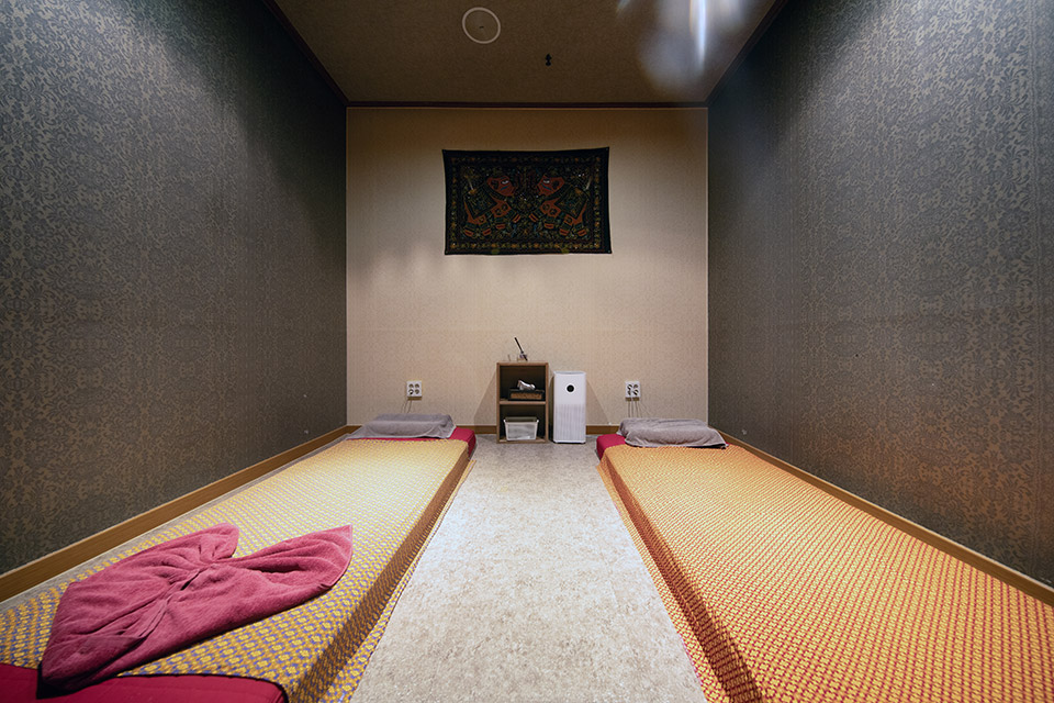 태국마사지 서비스가 제공되는 이동 파타야샵 매장 내부 사진