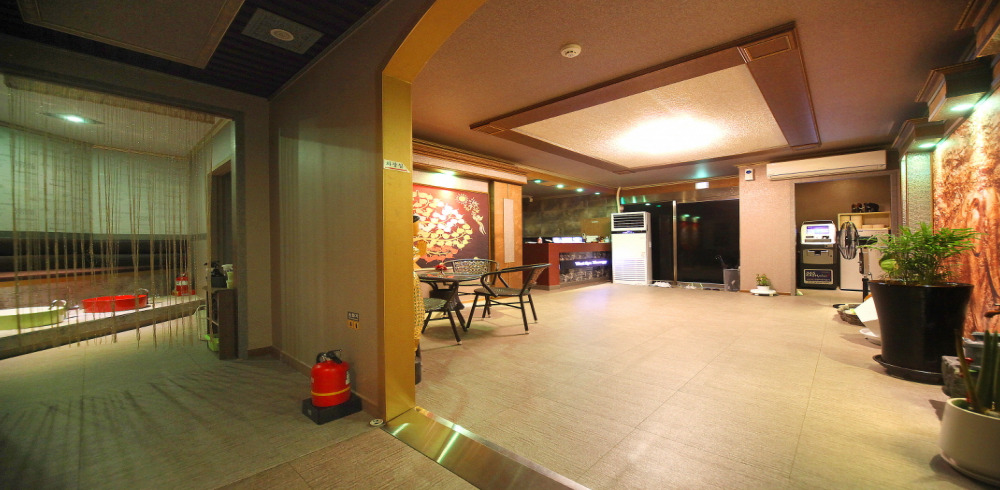 주변 태국마사지 추천 매장 수아로마의 전체적인 인테리어 모습