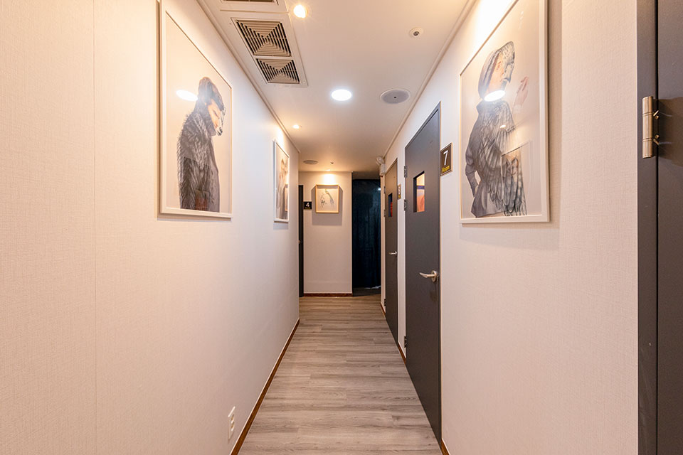 장지동 태국마사지 전문 헬로타이의 깔끔하고 정돈된 내부 전경