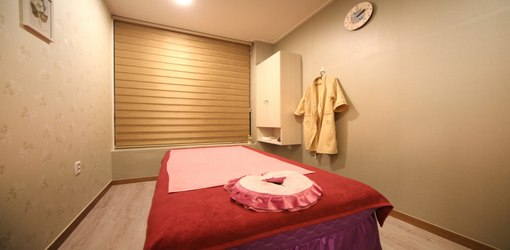 야당동 중국관리사 마사지샵 차이나스웨디시의 쾌적한 관리실 내부 모습