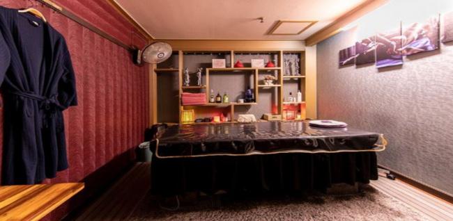 정발산역 2번출구,정발산역,마두역 주변 힐링뷰티스웨디시 매장 주요 시설 및 인테리어 사진