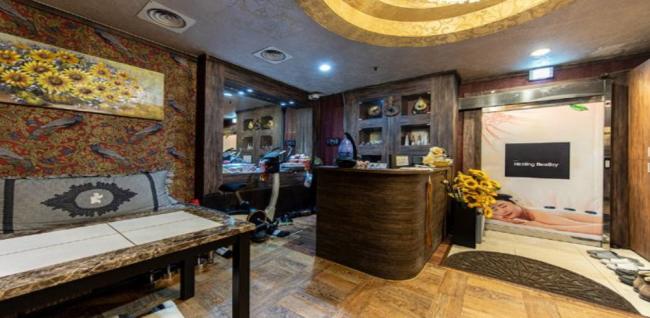 장항동 한국관리사 마사지샵 힐링뷰티스웨디시의 쾌적한 관리실 내부 모습