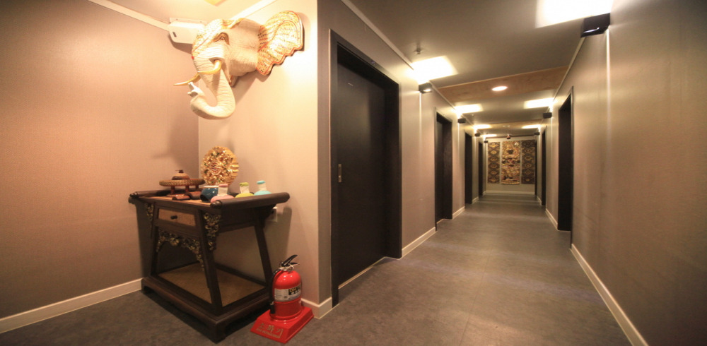 이동 태국관리사 마사지샵 청담태국마사지의 쾌적한 관리실 내부 모습