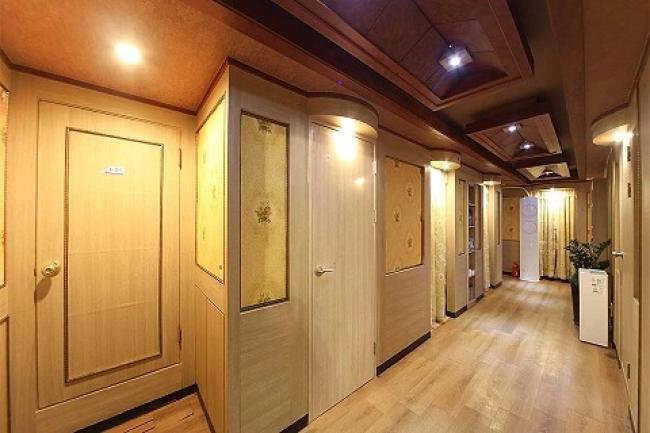 신사동 한국관리사 마사지샵 지중해의 쾌적한 관리실 내부 모습