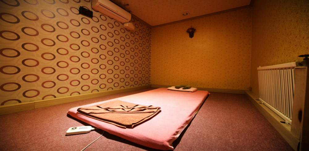 원동 태국관리사 마사지샵 타이향의 쾌적한 관리실 내부 모습