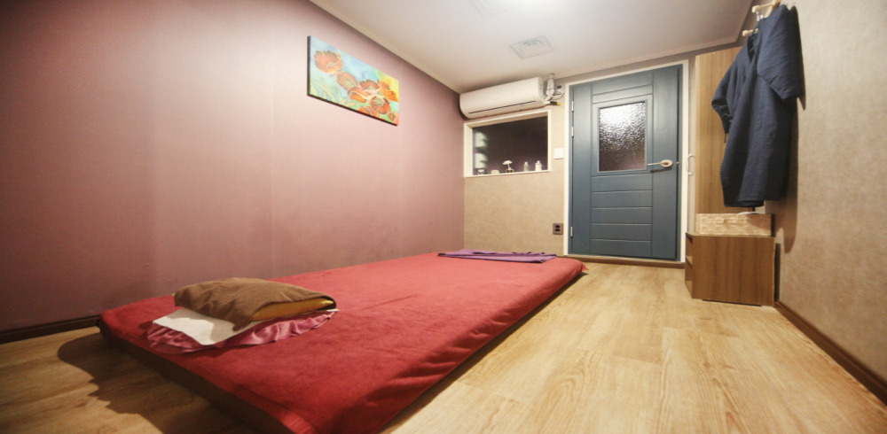 광동리 태국관리사 마사지샵 메디컬테라피의 쾌적한 관리실 내부 모습