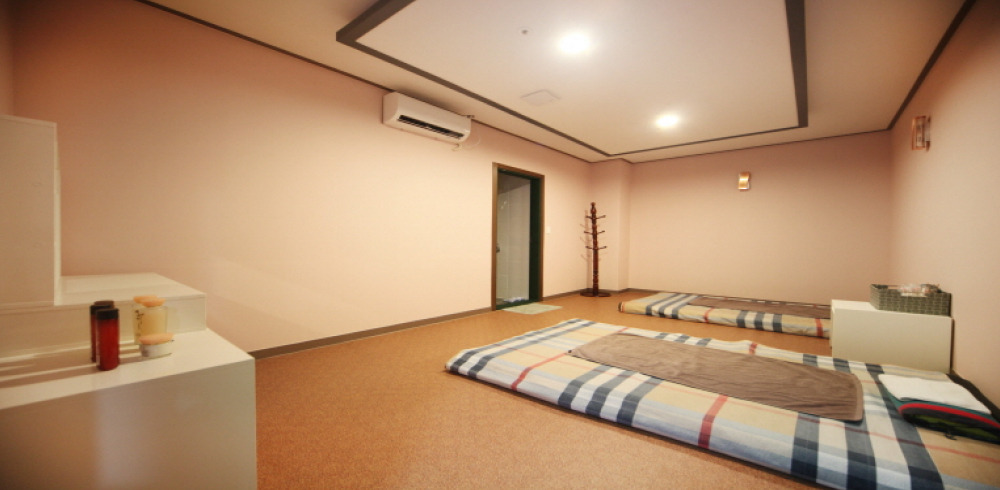 태국마사지 서비스가 제공되는 금곡동 타이앤아로마 매장 내부 사진