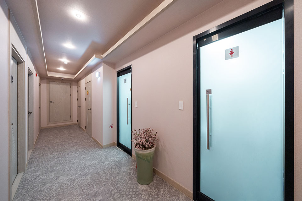 앤유 - 두산동 황금역,수성못역,어린이회관역 인근 주차가능, 샤워가능, 단체예약 완비된 마사지 시설