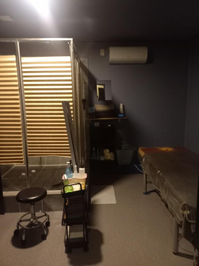 스웨디시 서비스가 제공되는 두산동 캣츠테라피 매장 내부 사진