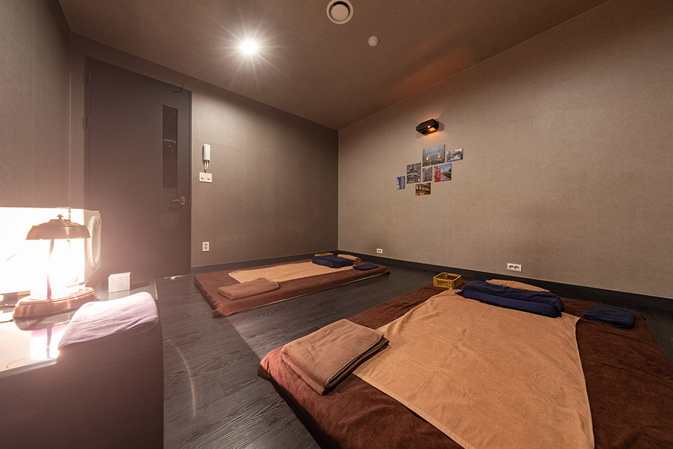 부암역,서면역,부전역,범내골역,전포역,국제금융센터부산은행역에 위치한 타이, 아로마 서비스 가능 더아로마 시설