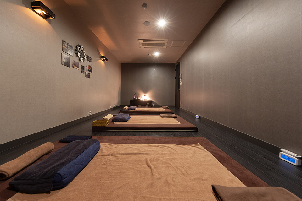 부전동 태국마사지 전문 더아로마의 깔끔하고 정돈된 내부 전경