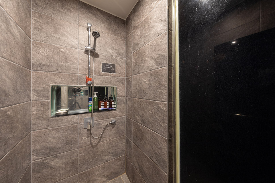 태국마사지 서비스가 제공되는 부전동 더아로마 매장 내부 사진